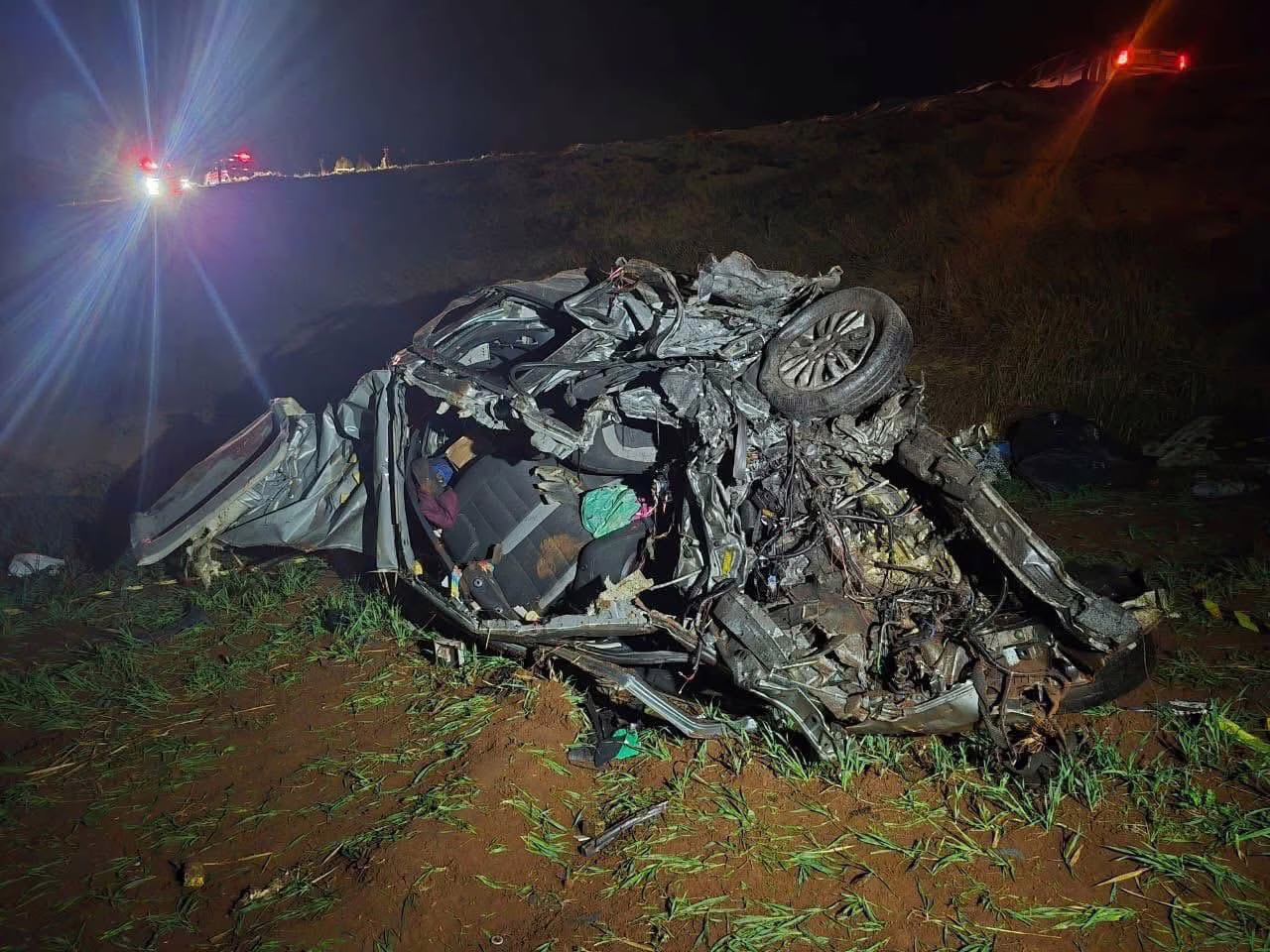 Imagens fortes! Grave acidente mata cinco pessoas em veículo com placas de SC