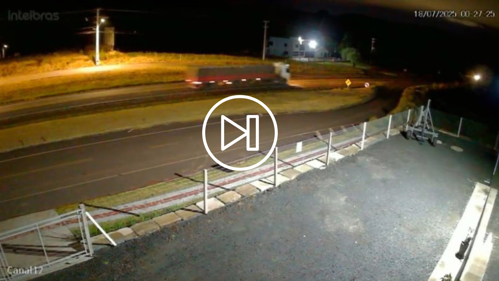 As imagens das câmeras devem ser analisadas pelas autoridades e podem ajudar a esclarecer a responsabilidade pela colisão | Divulgação