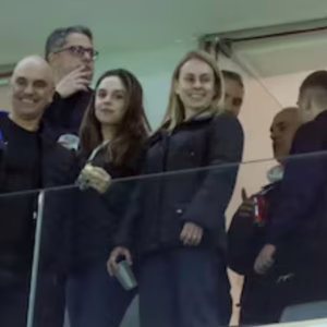 Alexandre de Moraes mostra o dedo do meio após vaias em jogo; veja | Foto: Alex Silva/Estadão/Reprodução