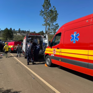 Motociclista atropela quatro pessoas em SC; bebê de 8 meses está entre as vítimas | CBMSC