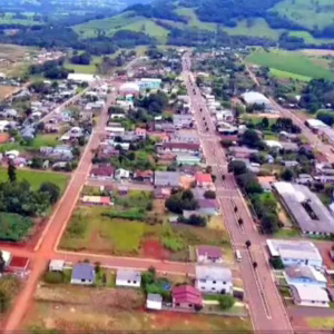 Mulheres conquistam direito à pensão na Justiça após 35 anos de trisal em SC |  Imagem: Imagem áerea da cidade de Santa Terezinha do Progresso/ ASCOM Prefeitura 