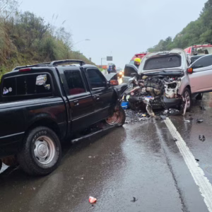 Acidente entre caminhonetes na BR-282 mobiliza equipes de resgate em Lages | Foto: 5º BBM
