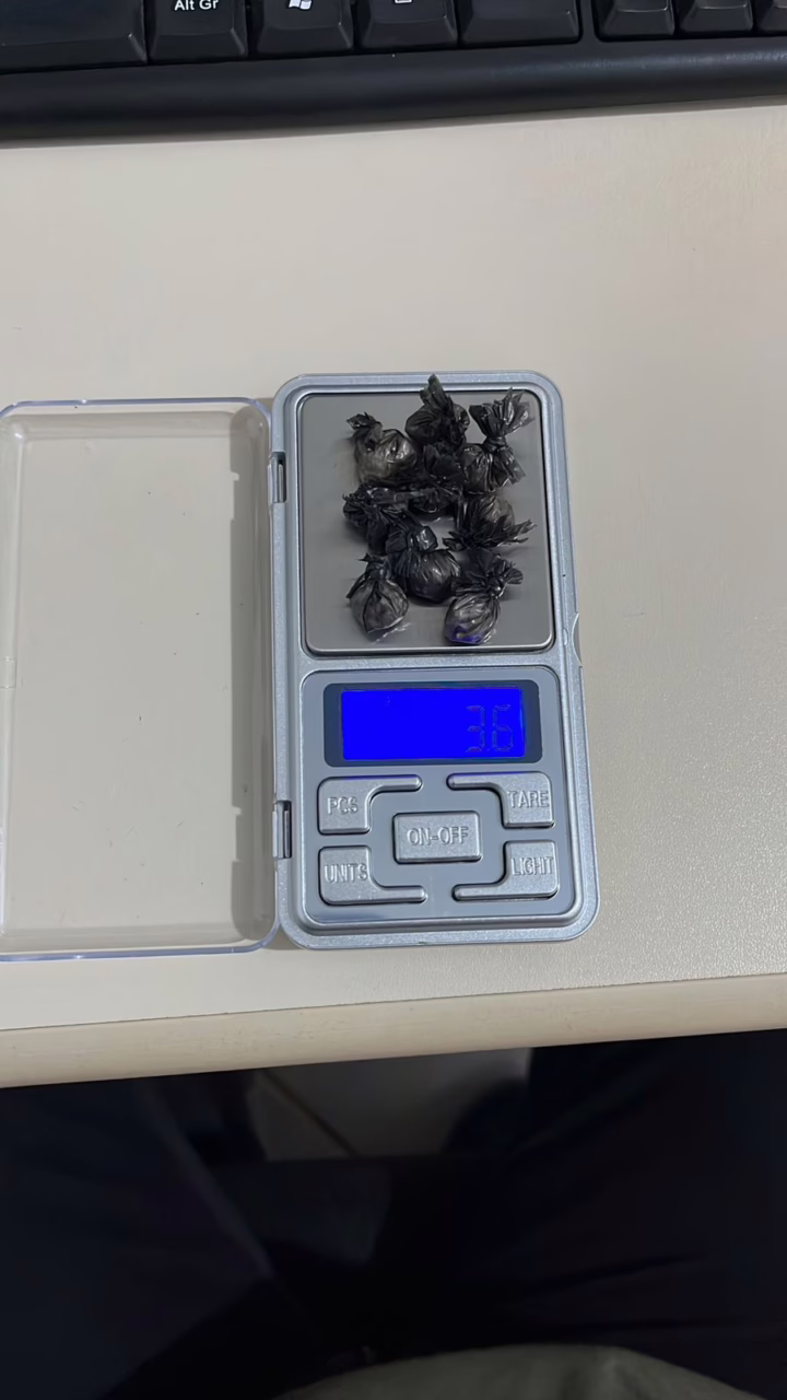 Adolescente é flagrado escondendo drogas mas acaba apreendido em SC