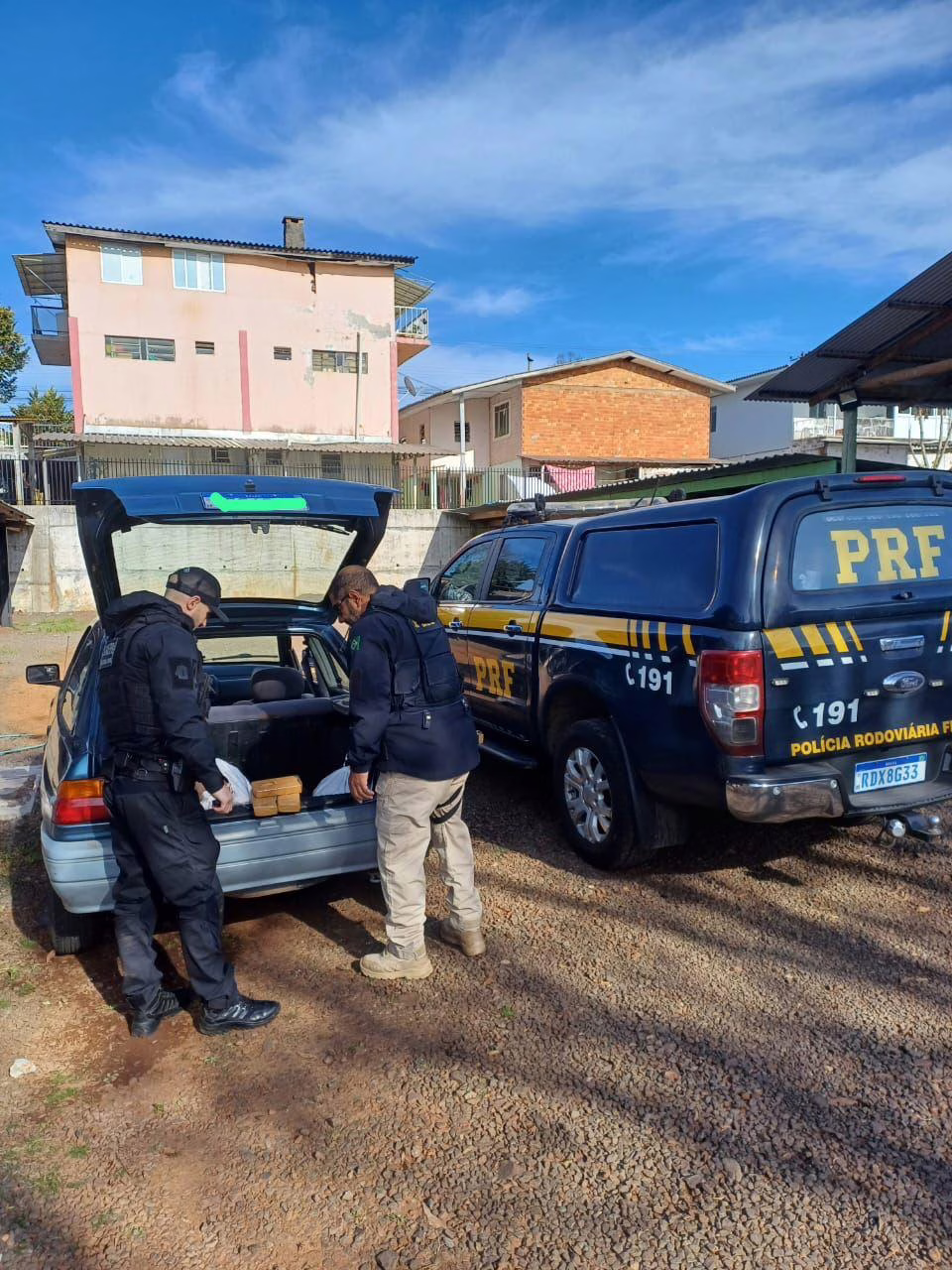Adolescentes são apreendidos com 40 kg de drogas na SC-157
