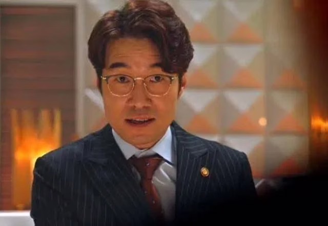 Ator sul-coreano Song Young-kyu é encontrado morto dentro de carro | Foto: Reprodução/Redes Sociais