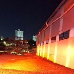 Confusão em ginásio deixa jovem ferido com tiro no rosto em SC | Imagem: PM/Reprodução