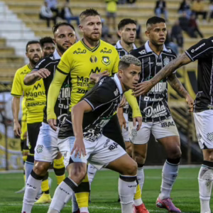 Figueirense vence São Bernardo e volta a sonhar com o G-8 da Série C. - Foto: Janes Carvalho/São Bernardo/ Redes Sociais/ Divulgação