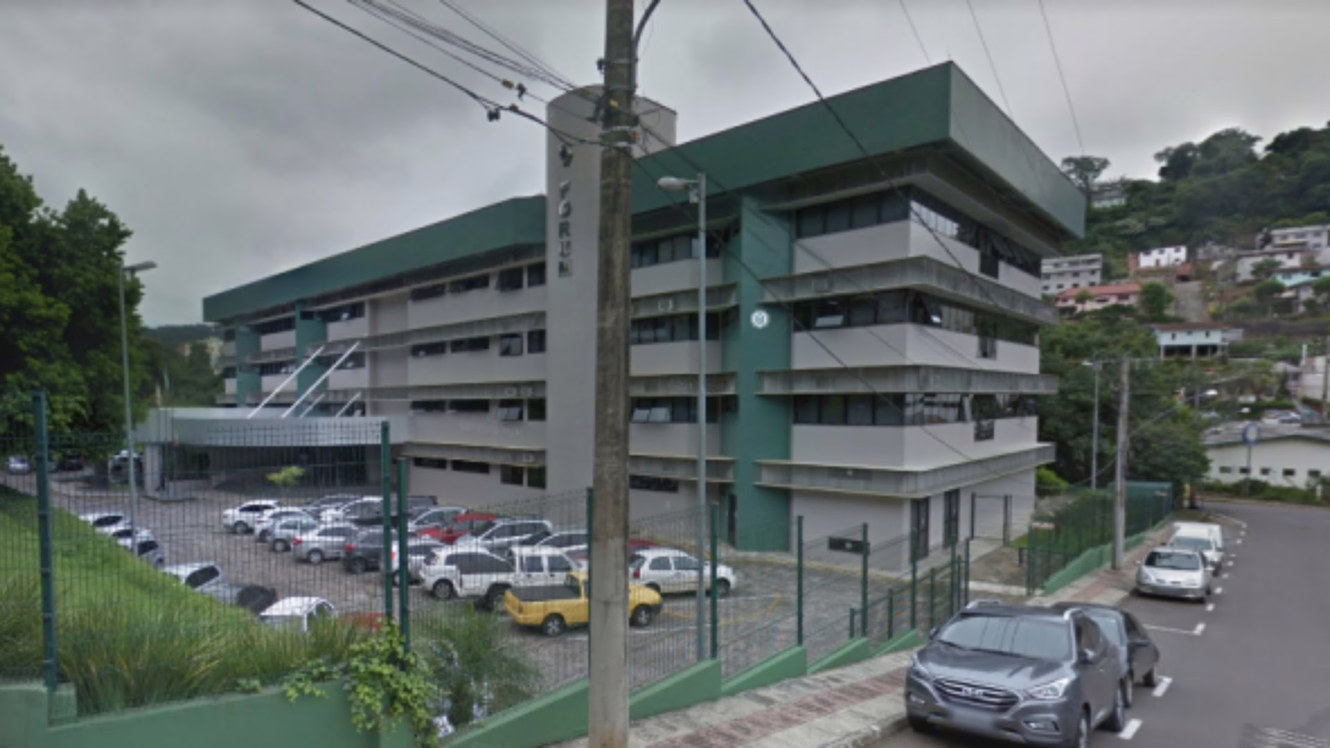 Homem é julgado após discussão por aluguel terminar em golpes de facão em SC | Imagem: Reprodução