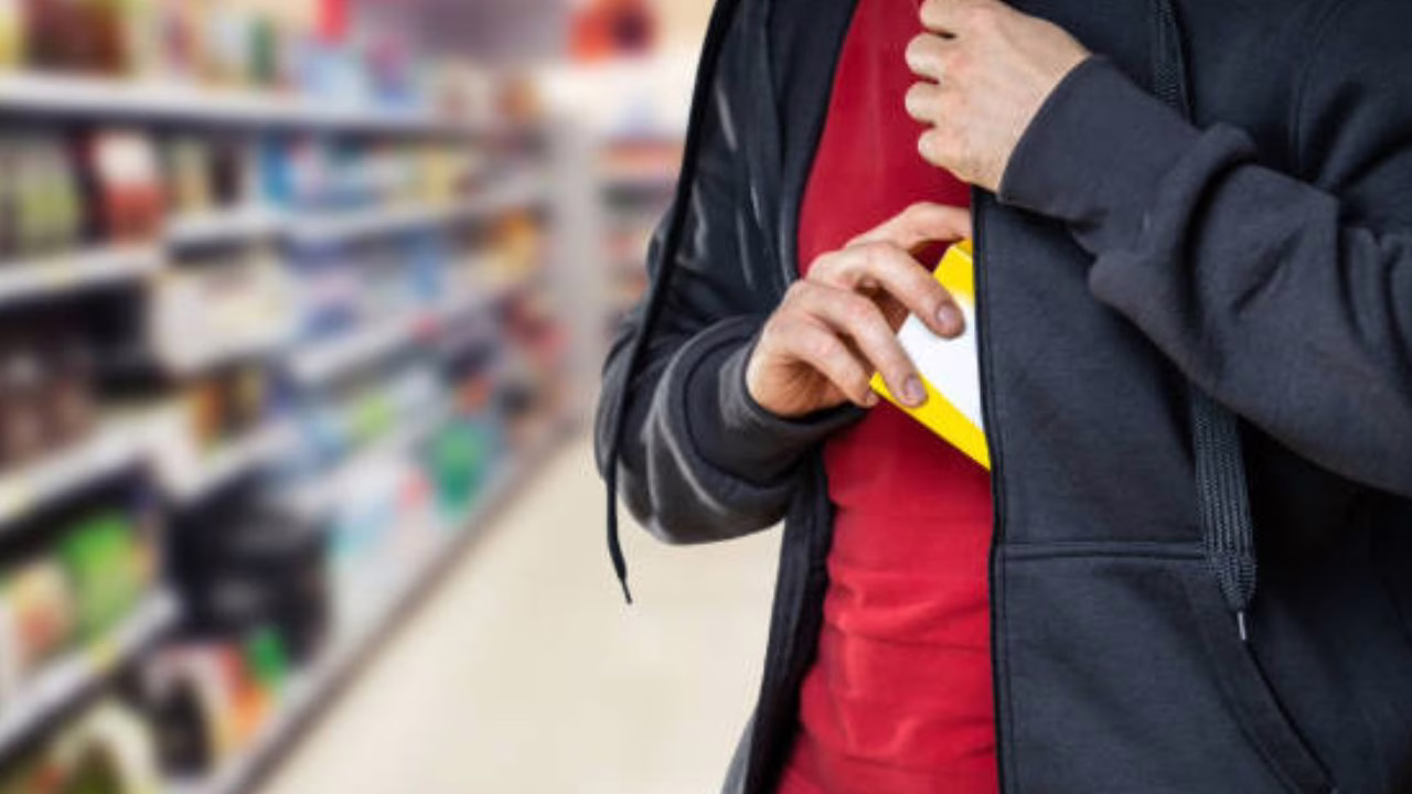 Homem é preso por furto em estabelecimento comercial em Lages | Foto: iStock | Reprodução