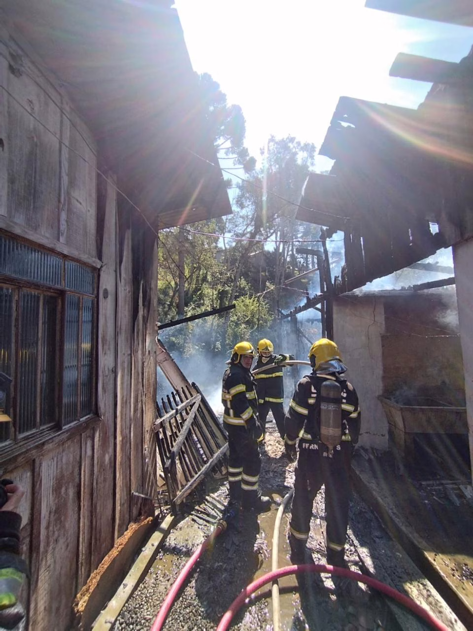 Homem morre após residência pegar fogo em SC