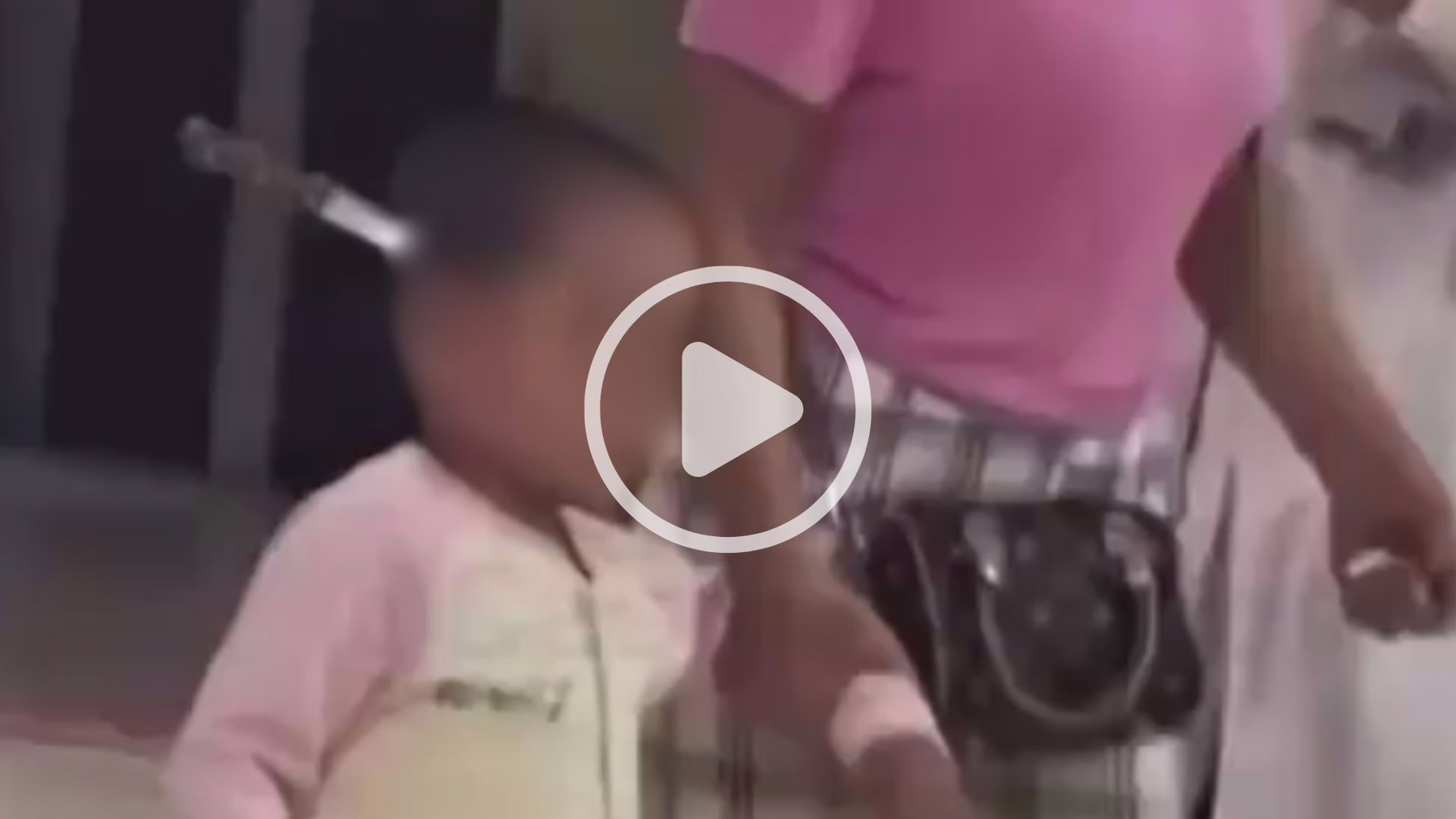 VÍDEO: criança de 3 anos é hospitalizada com faca cravada na cabeça | Foto: Massa.com.br/Reprodução