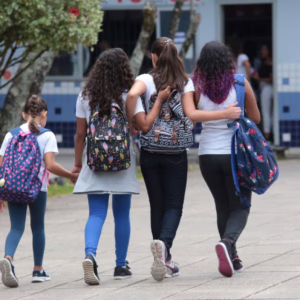 Mais de 520 mil estudantes da rede estadual de ensino voltam às aulas nesta segunda | Foto: Mauricio Vieira/Arquivo/SECOM
