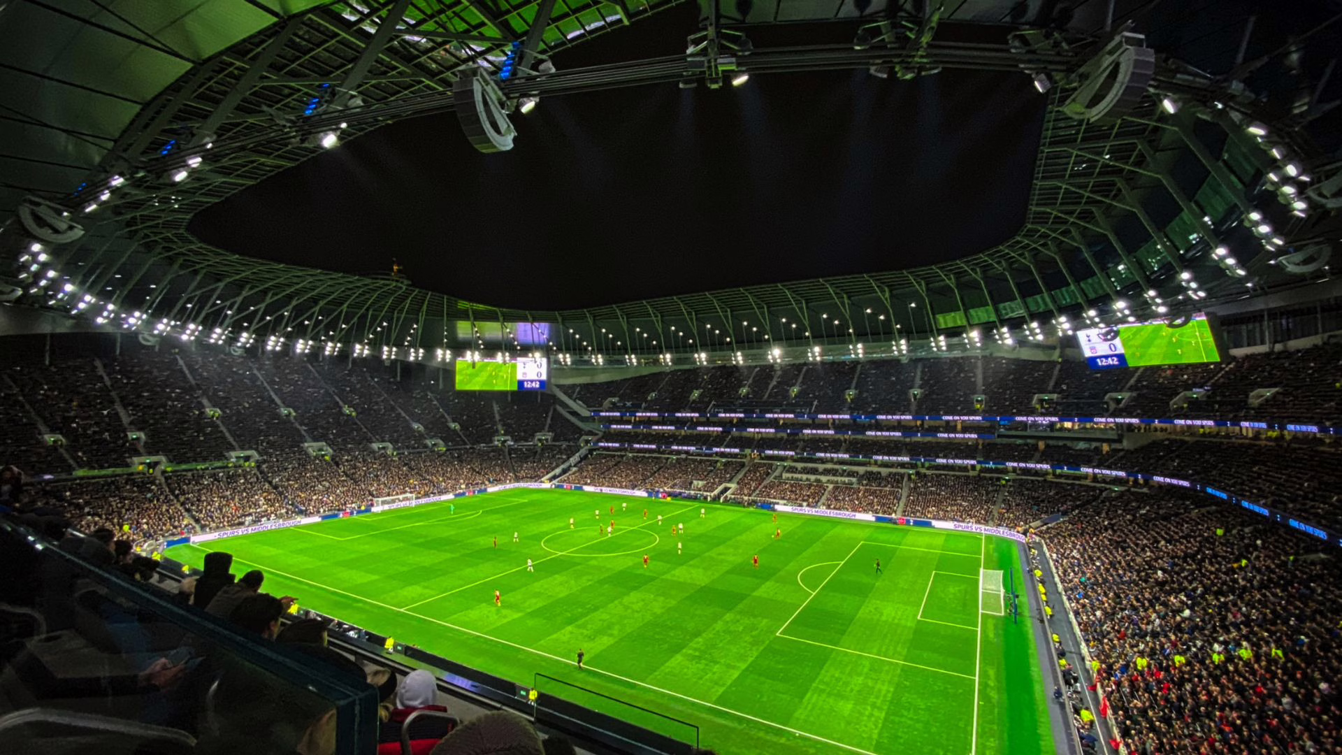 Criciúma empata, Avaí em campo, caso no Figueirense, novo gramado do JEC e Superterça no SCC SBT.| Foto: Banco de imagens Canva