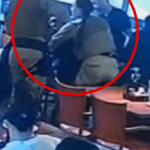 Homem é salvo por policiais após engasgar em restaurante de SC | Imagem: Policia Militar de SC