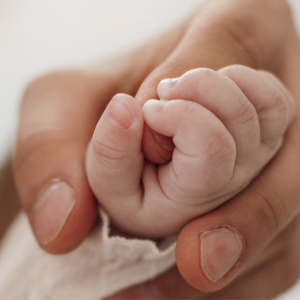 Bebê de oito meses sofre múltiplas fraturas e é internado em SC sob suspeita de maus-tratos - Imagem: ilustrativa