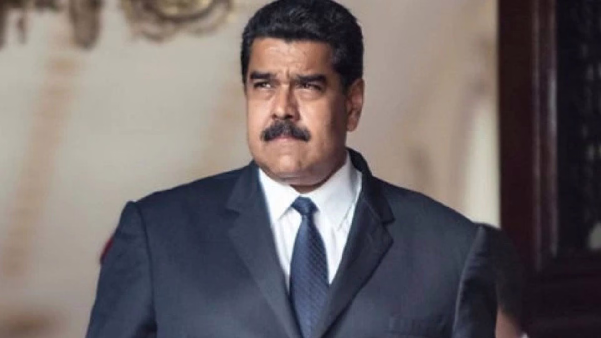 EUA enviam navios de guerra à Venezuela em meio a tensão por narcotráfico – Imagem: SBT/ reprodução