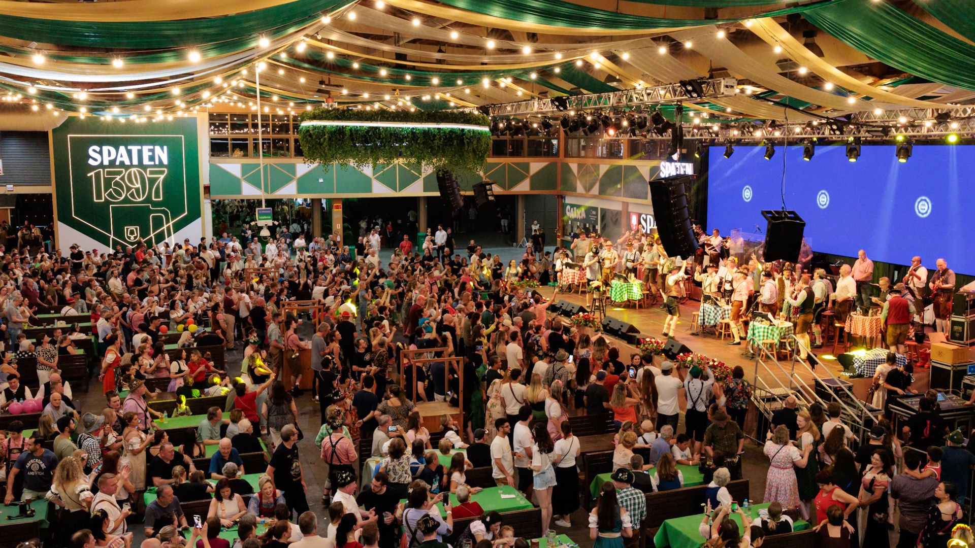 Quer trabalhar na Oktoberfest? Confira as vagas temporárias disponíveis – Imagem: divulgação