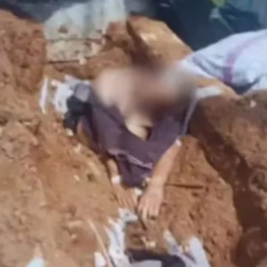 MACABRO: cadáver é encontrado 'sentado' em túmulo; veja vídeo | Foto: Redes sociais/Reprodução