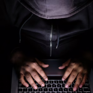Em dois anos, denúncias de exploração sexual infantil na internet crescem 14%. - Foto: Imagem Ilustrativa/Canva/Reprodução