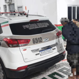 Homem acusado de matar ex-esposa a facadas é preso próximo ao local do crime em SC - Imagem: reprodução/ PMSC