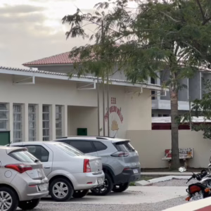 'Rastro de maconha', diz mãe de aluno intoxicado com bolo em escola de SC | Foto: Kaíky Goede/SCC/Reprodução