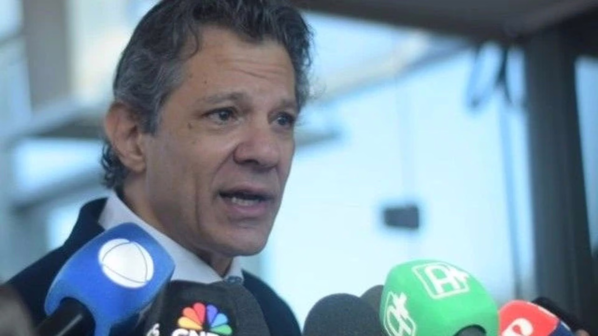 Governo anuncia créditos para afetados por tarifaço. | Foto: Warley Júnior/SBT