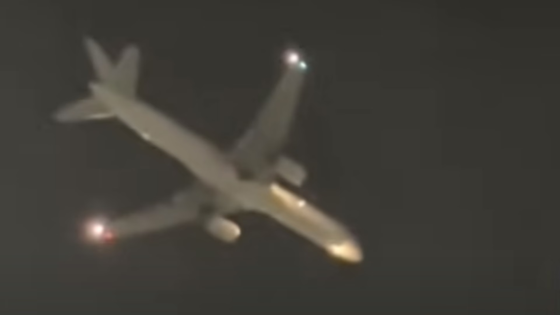 Avião dos EUA pousou em SP com permissão do Ministério da Defesa, segundo aeroporto – Imagem: reprodução/ SBT News Avião dos EUA pousou em SP com permissão do Ministério da Defesa, segundo aeroporto – Imagem: reprodução/ SBT News