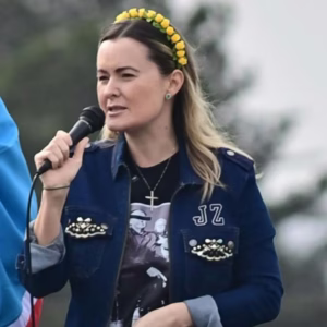 Em discurso inflamado, Júlia Zanatta diz que “Mete o terror em Brasília” e critica censura