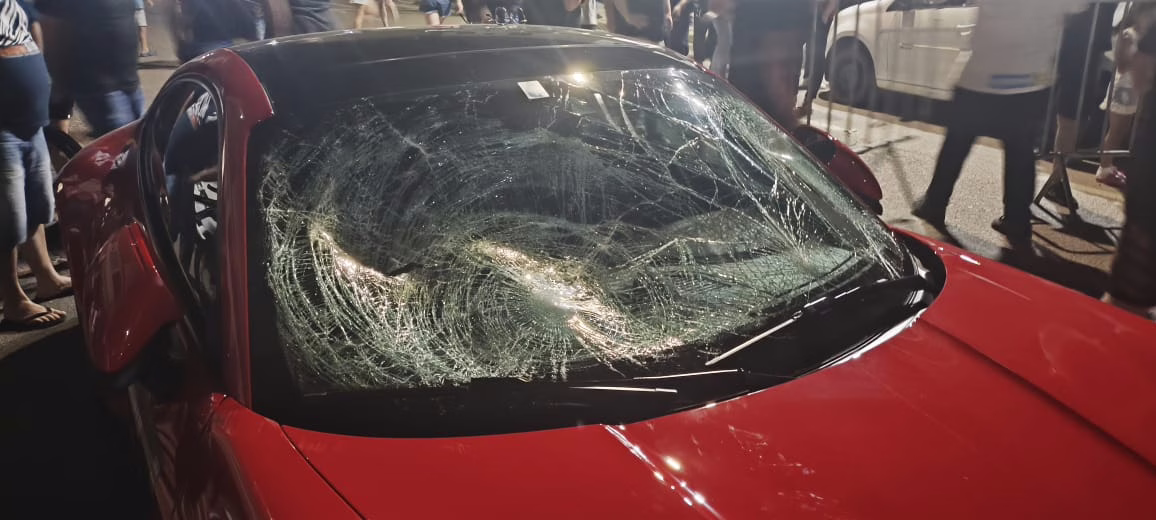 URGENTE: três mulheres são atropeladas durante apresentação de carro esportivo em SC | Imagem: Corpo de Bombeiros 