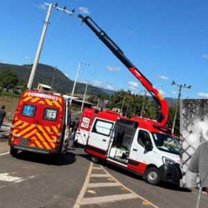 Trabalhador de SC morre ao 'despencar' de poste; 'profissional e companheiro' | Foto: CBMSC/Redes sociais/Reprodução