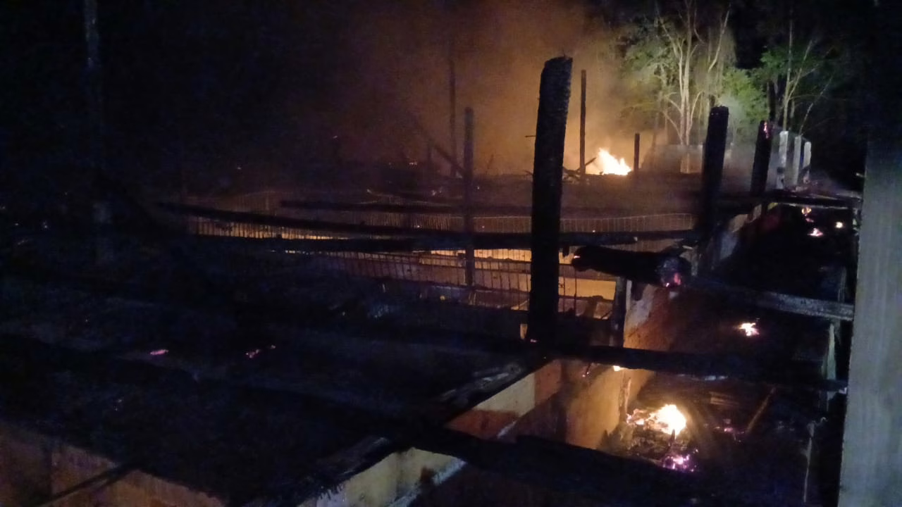 Chiqueiro de porcos é tomado por incêndio no Oeste de SC