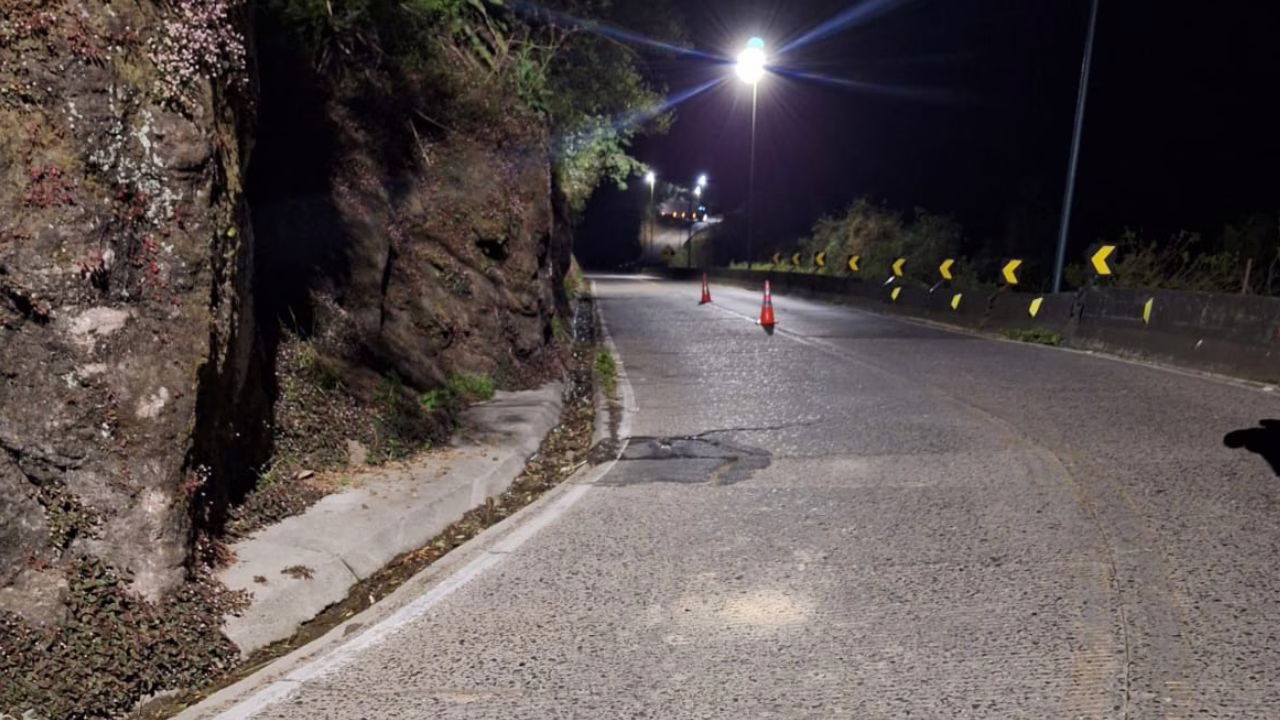 Colisão entre carro e moto na Serra do Rio do Rastro deixa dois feridos | Foto: PMRv Colisão entre carro e moto na Serra do Rio do Rastro deixa dois feridos | Foto: PMRv