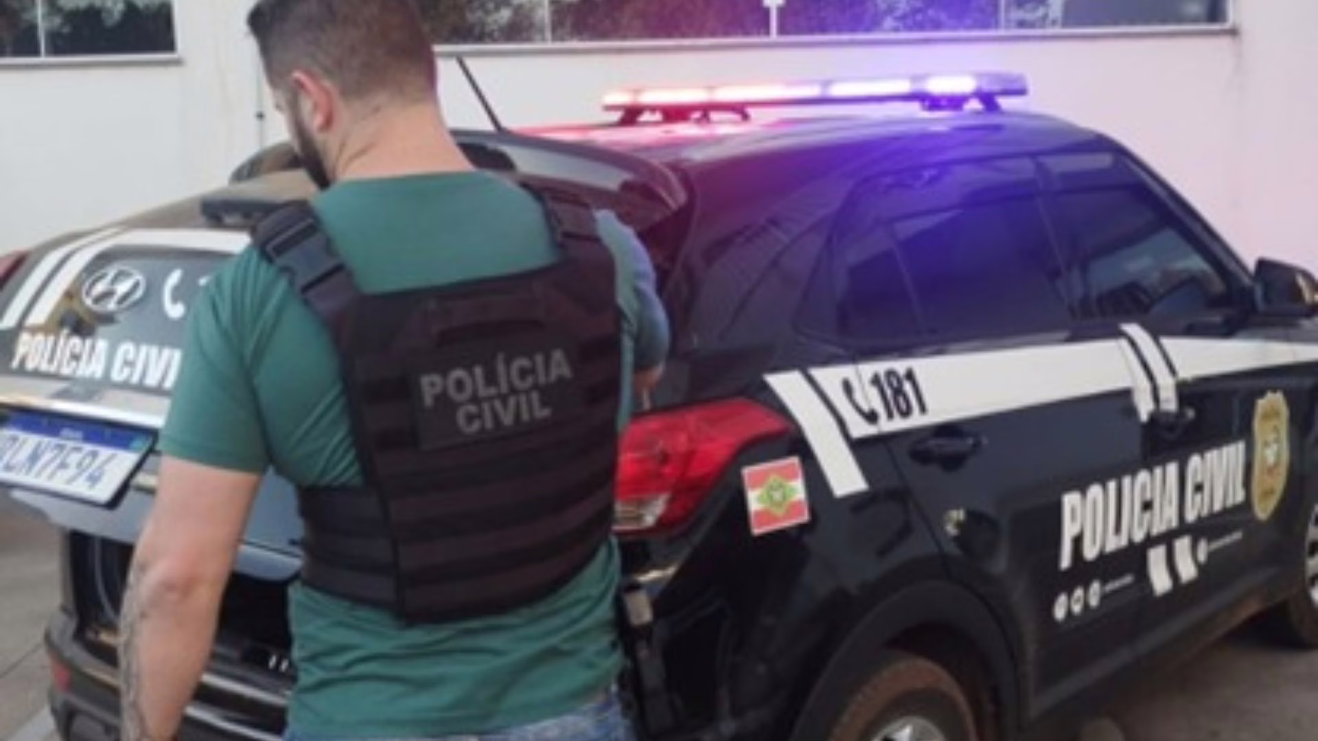 Homem foi preso na tarde de quarta-feira (10) | Imagem: Polícia Civil/Reprodução