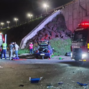 Colisão ocorreu no viaduto de acesso a Chapecó | Imagem: CBMSC/Reprodução