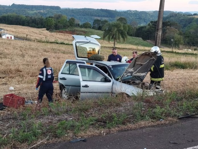 Grave acidente entre carros deixa cinco feridos na SC-355