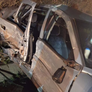 Homem fica gravemente ferido ao capotar carro na BR-163
