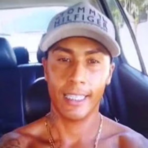 Homem mata ex-namorada e ex-sogra a facadas na frente da filha
