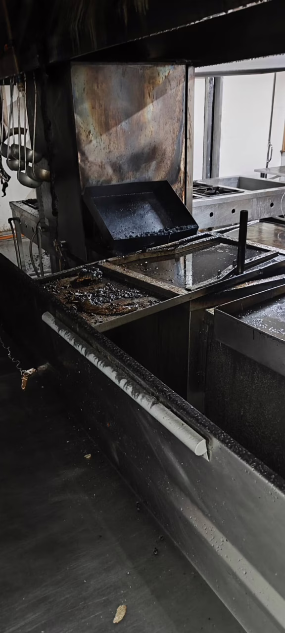 Incêndio atinge fritadeira elétrica de restaurante em SC