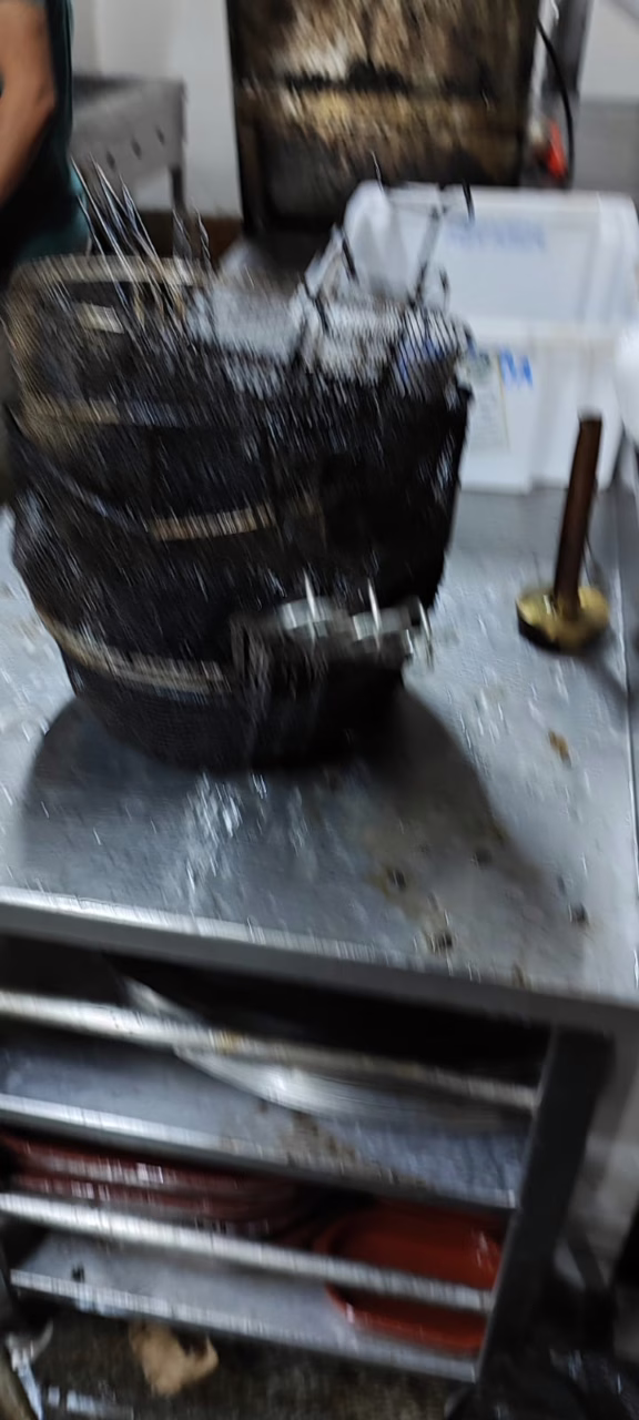 Incêndio atinge fritadeira elétrica de restaurante em SC