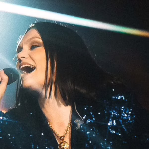 Jessie J faz discurso emocionante sobre tratamento de câncer durante show no Brasil | Foto: Reprodução/The Town/Instagram