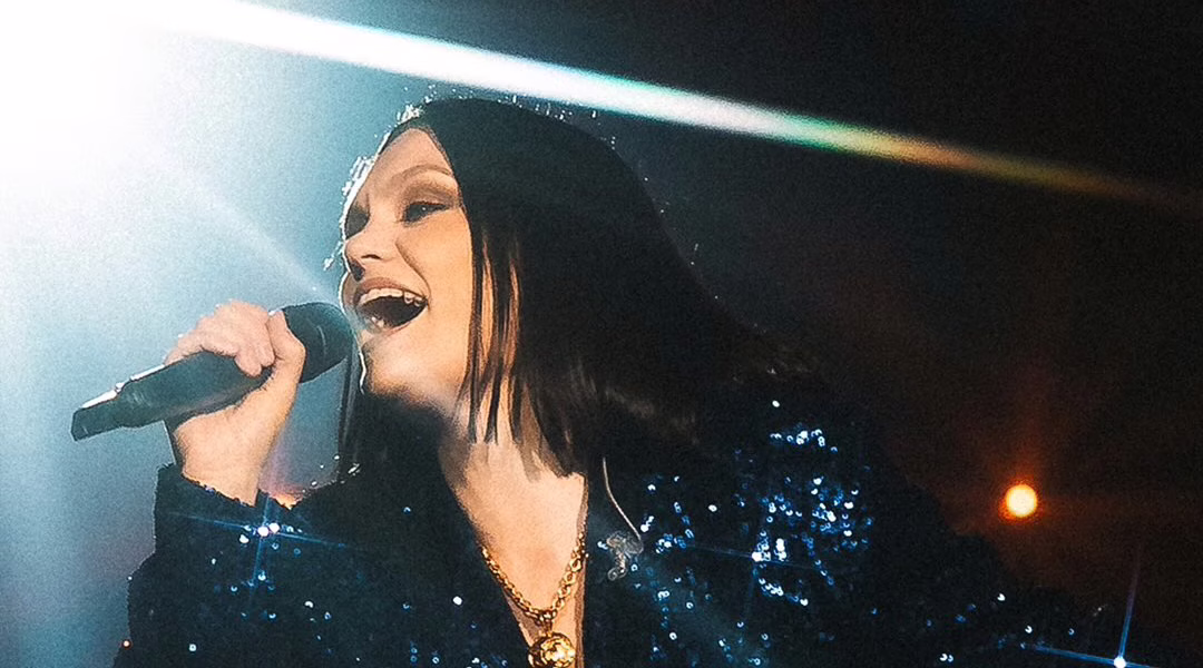 Jessie J faz discurso emocionante sobre tratamento de câncer durante show no Brasil | Foto: Reprodução/The Town/Instagram