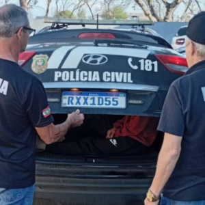 Jovem é preso em flagrante cultivando maconha em vasos em SC