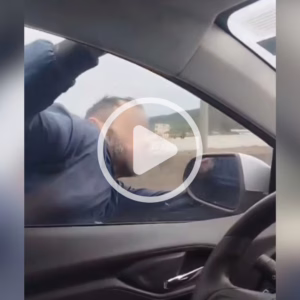 VÍDEO: bandido fica pendurado em janela de carro em movimento em SC | Foto: Redes sociais/Reprodução
