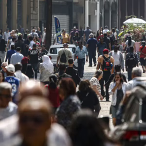 Mais de 6,5 milhões de famílias deixaram linha da pobreza em 2 anos