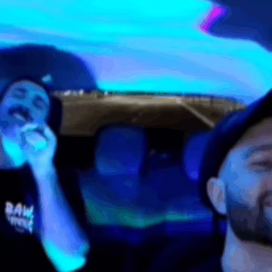 Motorista de aplicativo surpreende passageiros com karaokê em SC | Foto: Reprodução/uberkaraokefloripa