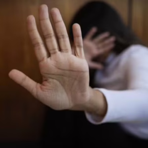 Mulher é vítima de tentativa de feminicídio em Curitibanos | Imagem ilustrativa