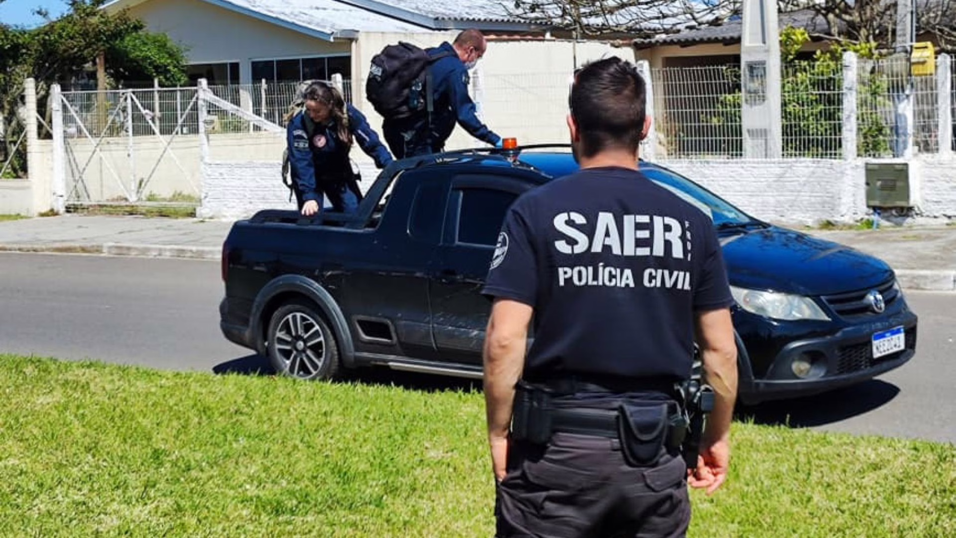 Criança de 2 anos morre após ser esfaqueada no pescoço em SC | Foto: SAER Polícia Civil/Reprodução