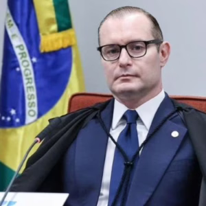 Zanin vota pela condenação de Bolsonaro por tentativa de golpe