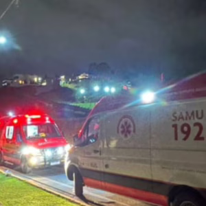 Jovem de 27 anos morre após cair de moto e ser atropelada em SC - Imagem: reprodução/ CBMSC