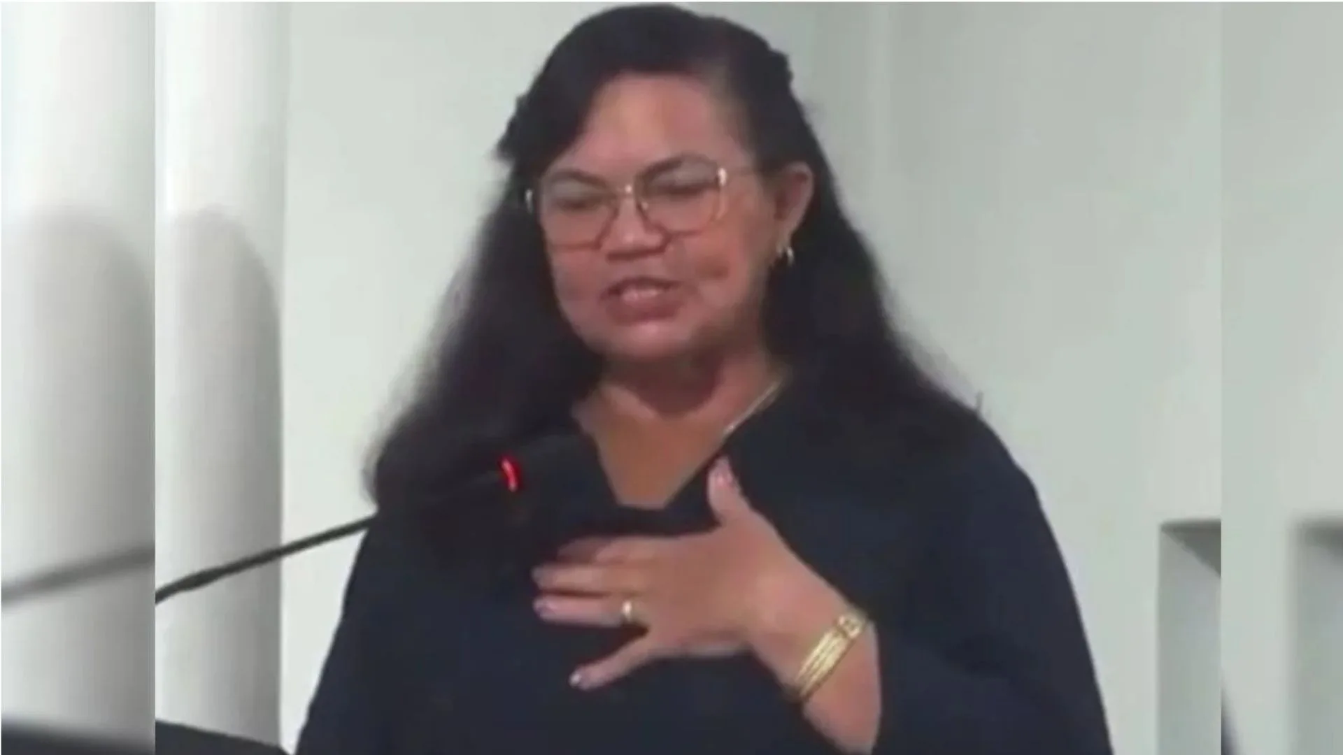 Vereadora causa revolta ao dizer que ‘mulheres merecem apanhar’ em sessão | Foto: reprodução 